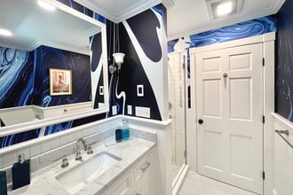 Looking to make a splash in the bathroom? High Seas and its mesmerizing marbleized magic will wash the space with some wow! Cheers to Mr. Flavor Paper's mom for feelin' the flow and workin' her walls with the fresh design!