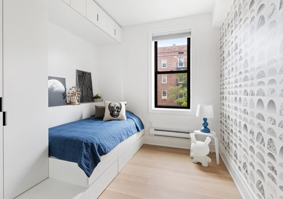 This Brooklyn boy's room rocks out with our Moonrox wallpaper designed by Flavor Paper peep / handscreen aficionado, Tess Strickland. Photo cred: Alex Stanlioff / GreenhouseNYC