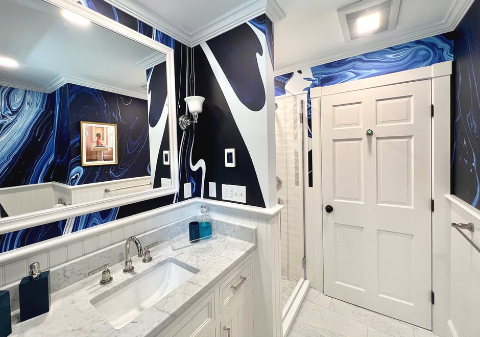 Looking to make a splash in the bathroom? High Seas and its mesmerizing marbleized magic will wash the space with some wow! Cheers to Mr. Flavor Paper's mom for feelin' the flow and workin' her walls with the fresh design!