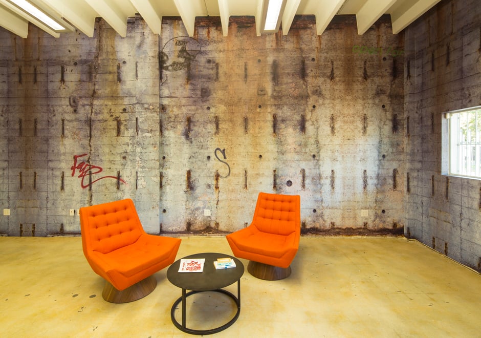 Brooklyn Bridge Wall makes a fresh wall look industrial chic