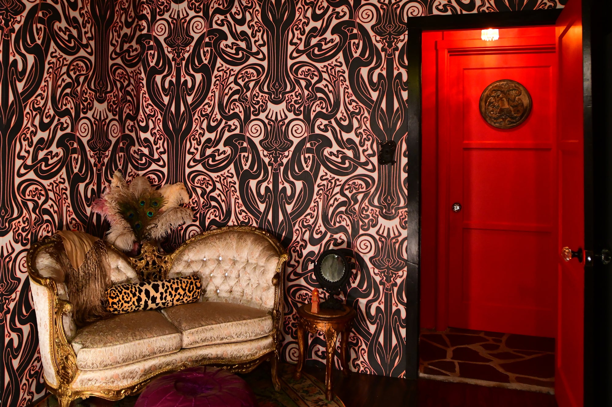 Design by Jennifer Gavin, Photo by Paul
Koudounarids