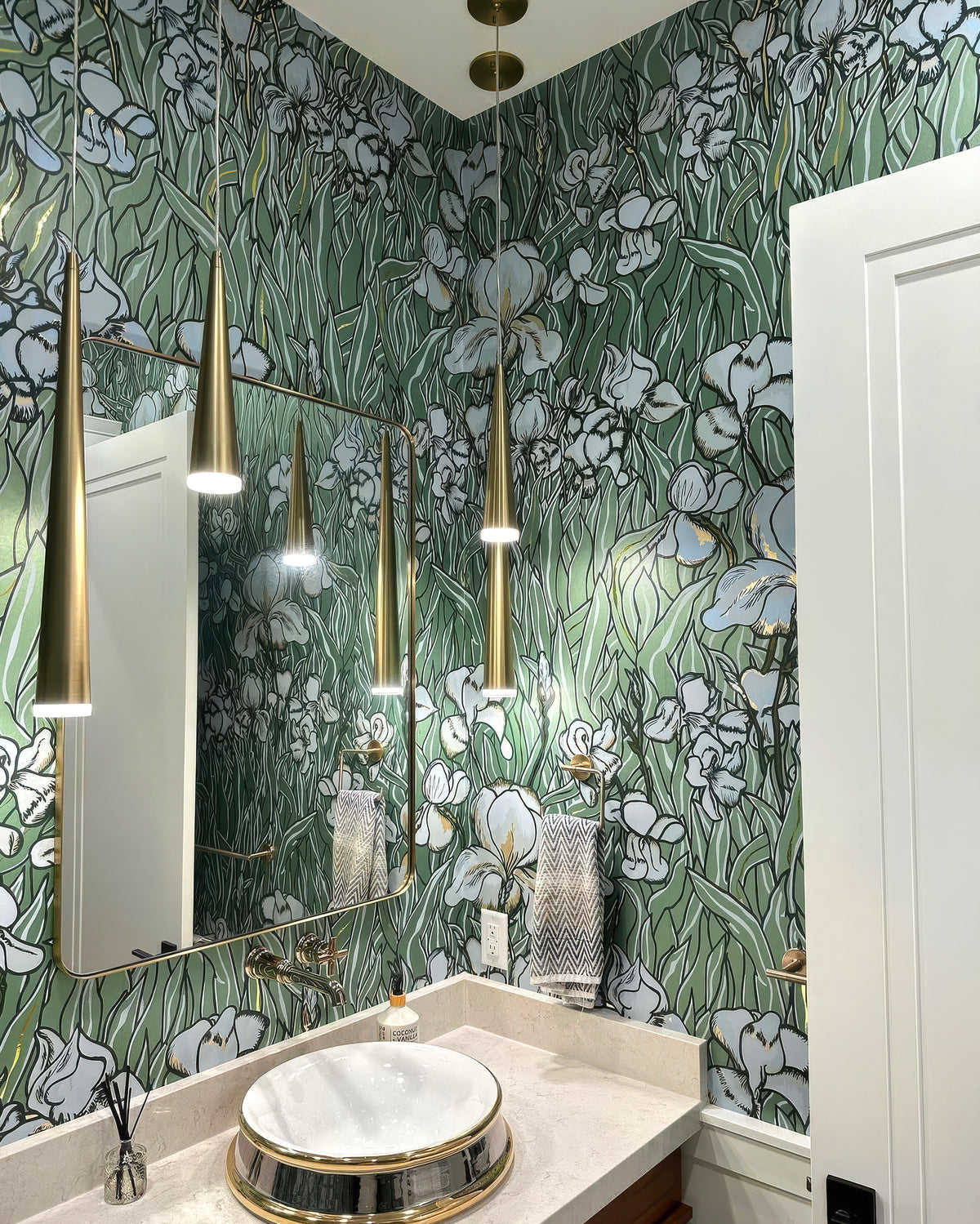 Installation and Photo by Colors in Contrast