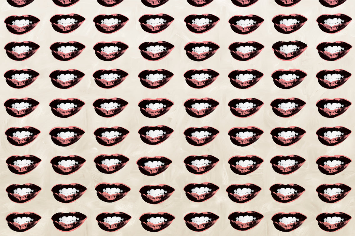 Marilyn's Lips - Beige Brushstrokes